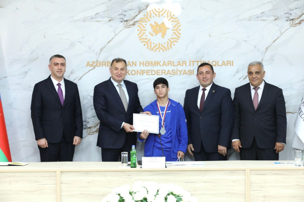 AHİK-də idmançılar və məşqçi-müəllimlərlə görüş keçirilib - FOTOLAR